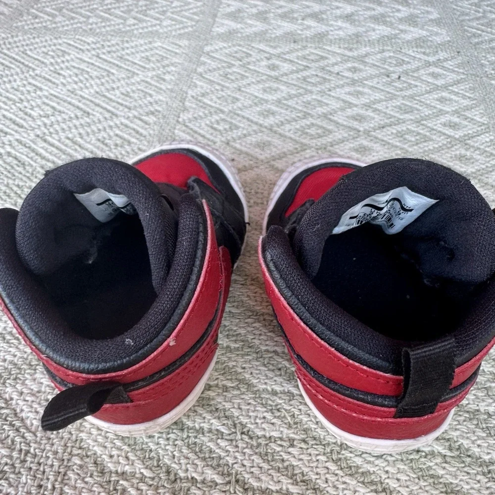Size 3c -‎ Nike Air Jordan 1 Bootie CB 'Banned' Black/Varsity Red AT3745-023
